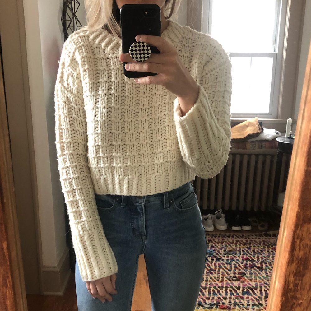 🚫SOLD🚫J.O.A. Off White Cropped Sweater - Picture 1 of 4